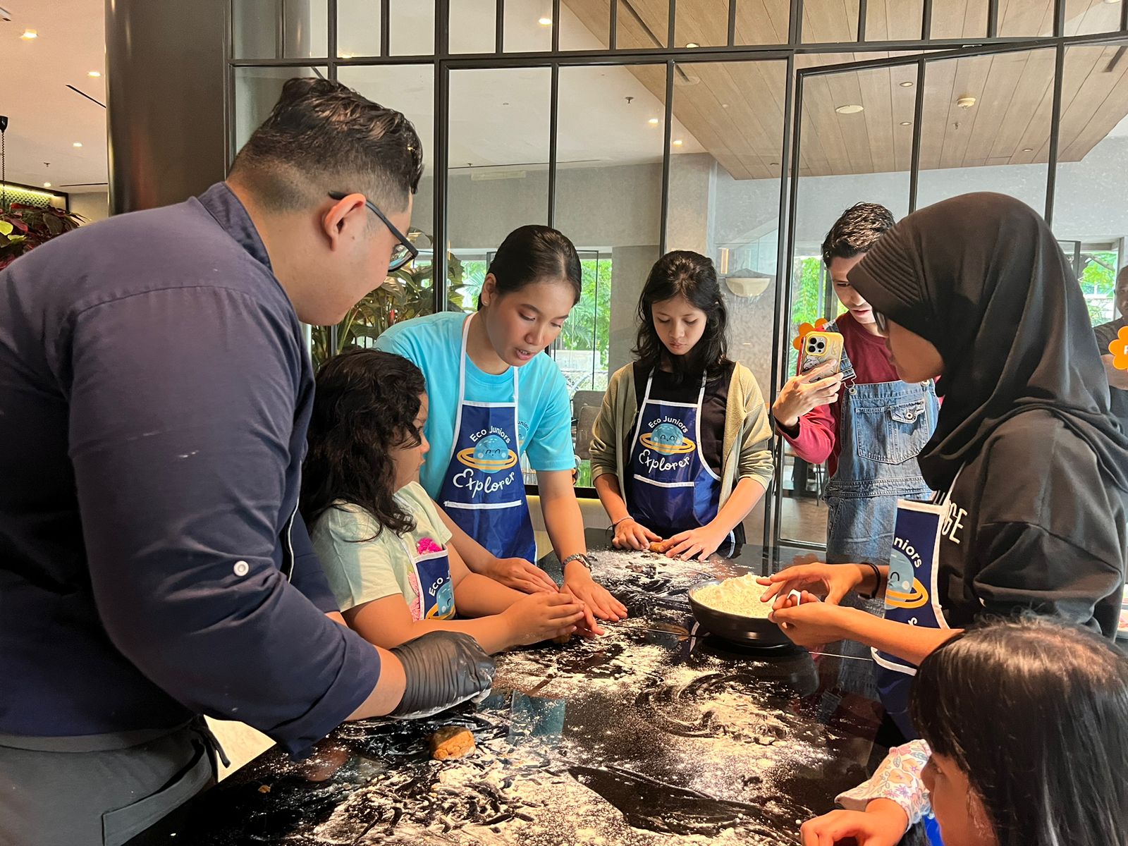 Libur Panjang Imlek di Oakwood Suites Kuningan Jakarta: Kreativitas Anak dengan Sentuhan Keberlanjutan