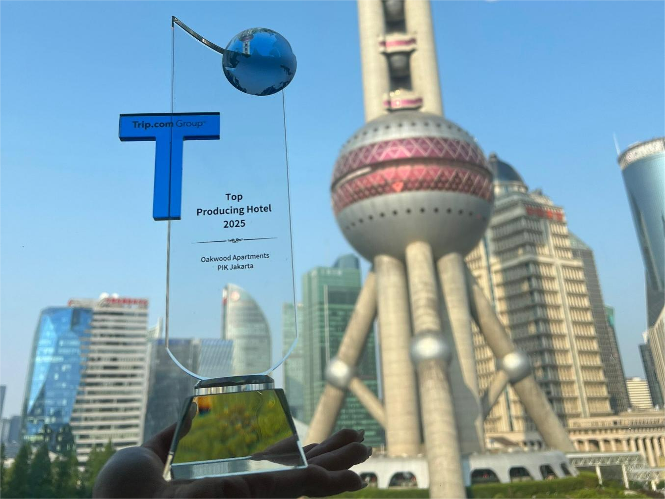 Oakwood Apartments PIK Jakarta Dianugerahi Sebagai Hotel dengan Performa Tertinggi 2025 oleh Trip.com Group